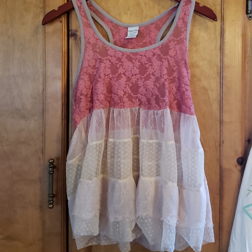 Lace razorback tiered tank